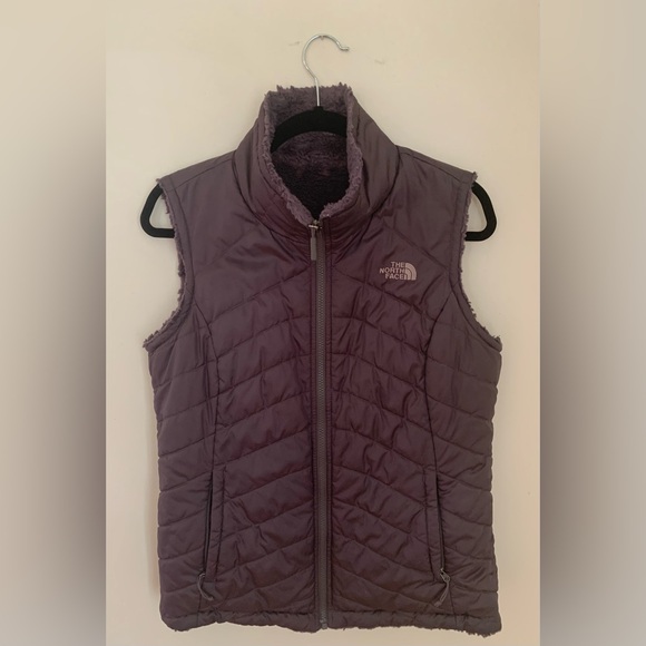 The North Face Women's Plush Gray Vest Reversible - Picture 1 of 9